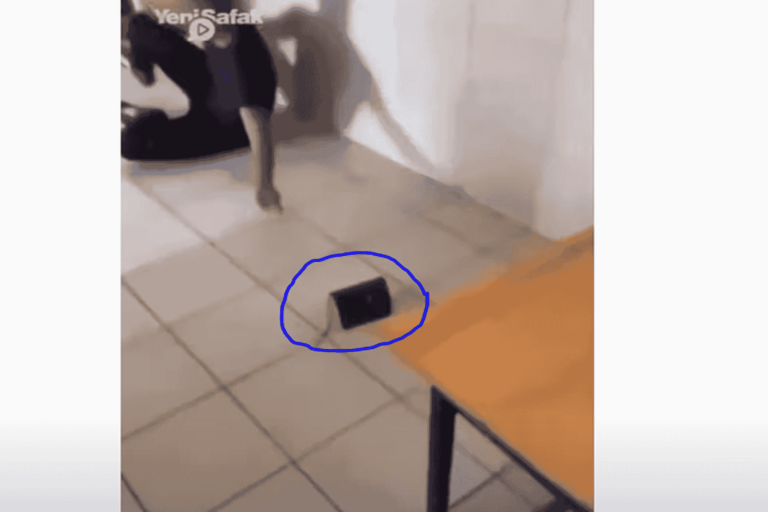 “فيديو” صادم لطلاب يلعبون الكرة بـ”القرآن الكريم” في تركيا وغضب واسع طلاب مدارس يسيئون للقرآن الكريم watanserb.com