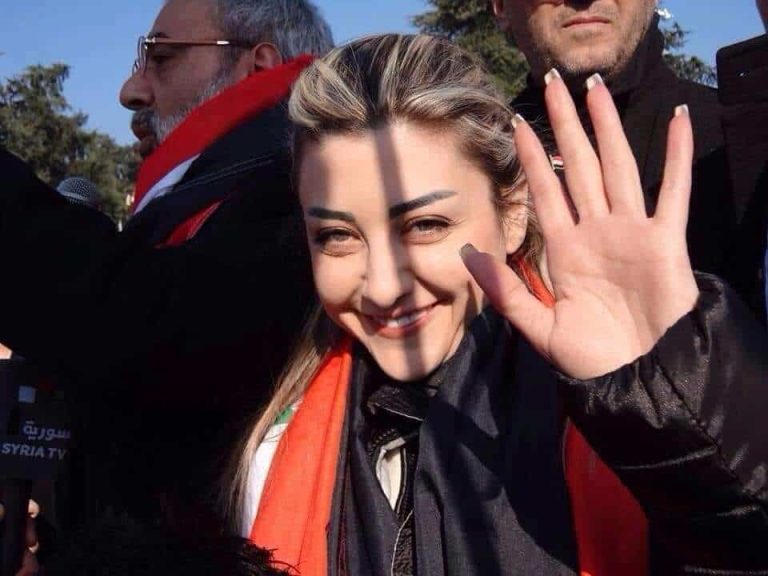 لونا الشبل watanserb.com