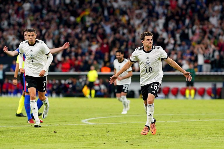 لاعبو منتخب ألمانيا يرتدون قمصان السيدات أمام إنجلترا لهذا السبب (صور) منافسات دوري أمم أوروبا 2023 watanserb.com