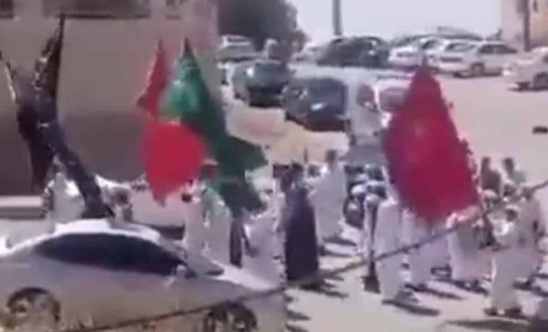 موكب بطقوس غريبة في الكرك watanserb.com