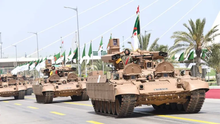 عرض عسكري ذكرى استقلال الجزائر watanserb.com