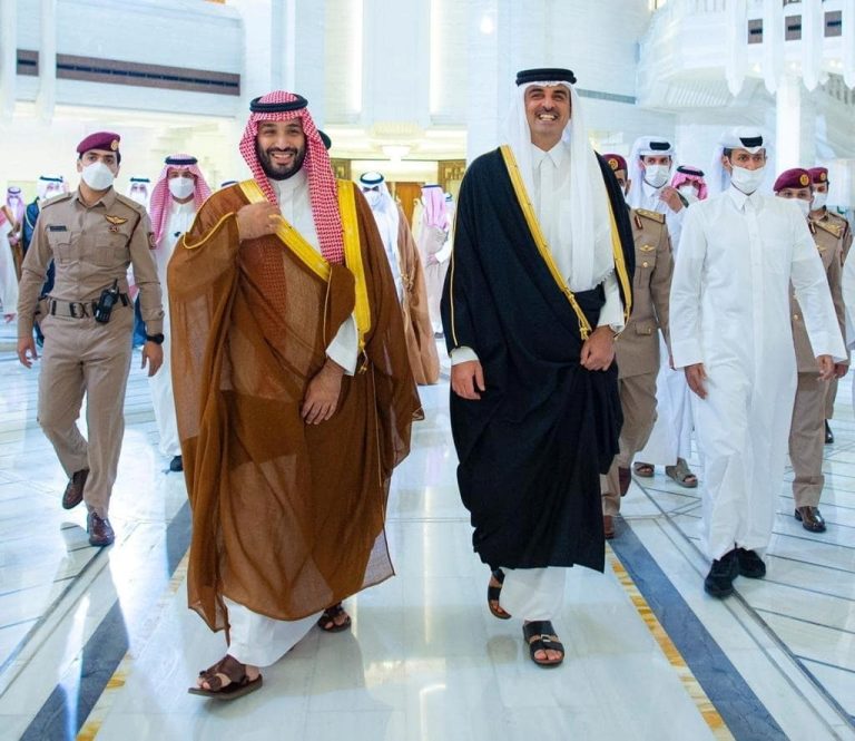 حركات لا إرادية غريبة لمحمد بن سلمان أمام أمير قطر تثير جدلا (فيديو) لقاء محمد بن سلمان أمير قطر watanserb.com
