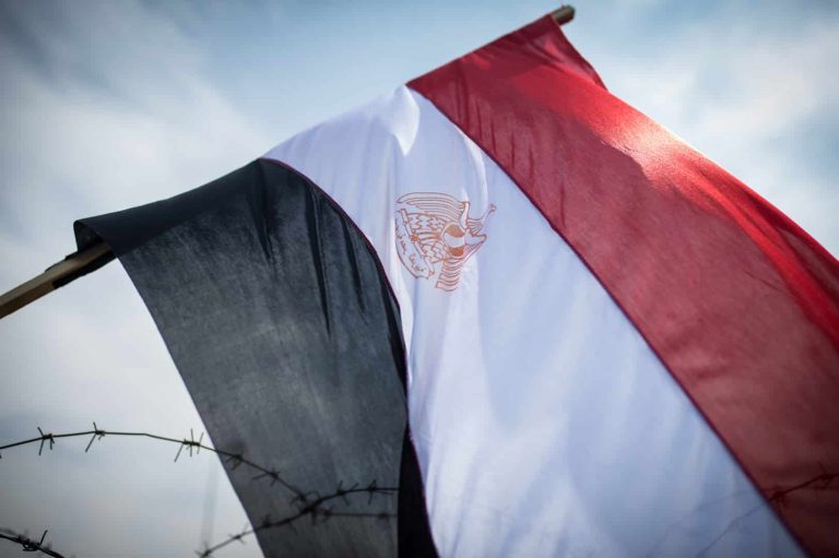 انتحار طالبة مصرية watanserb.com