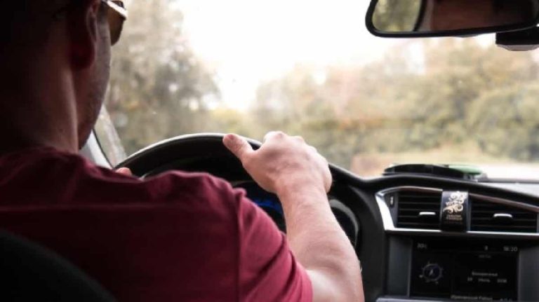 حيلة لتبريد السيارة في دقيقة واحدة دون استخدام مكيف الهواء تكييف السيارة عندما تكون درجة الحرارة العالية watanserb.com