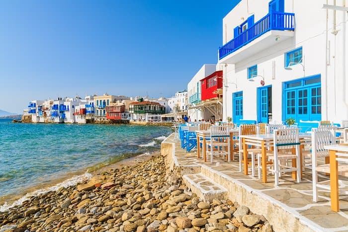 جزيرة ميكونوس اليونانية