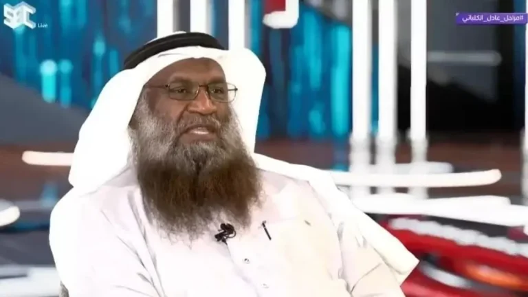 عادل الكلباني “عاريا” في حمام السباحة ويبرر “لتعلم اليهود أن في الدين فسحة” عادل الكلباني أمام حمام السباحة watanserb.com
