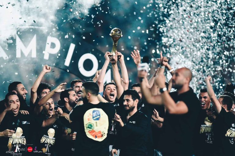 فيوتشر بطلاً لكأس الرابطة المصرية بعد فوزه العريض على غزل المحلة (فيديو) احتفال فريق فيوتشر بكأس الرابطة المصرية للأندية watanserb.com