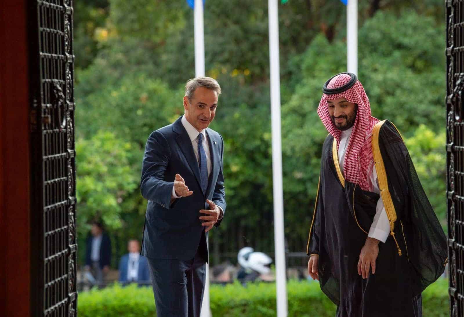 لقاء محمد بن سلمان ورئيس وزراء اليونان في العاصمة أثينا