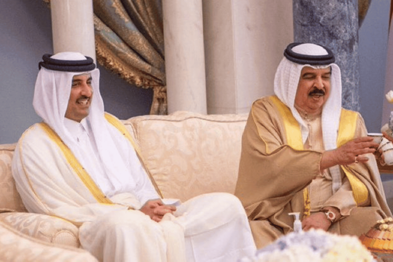البحرين ترفع قطر من قائمة الدول المحظورة بعد ساعات من لقاء الأمير تميم بالعاهل البحريني البحرين ترفع قطر من قائمة الدول المحظورة watanserb.com