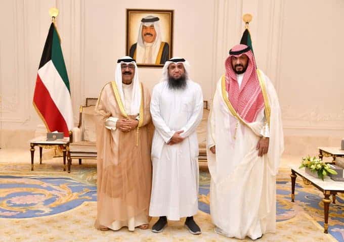 الكويت.. حمد الشمري يكشف تفاصيل كارثية جديدة ومطالب بمحاسبة الفسدة حمد الشمري و الشيخ مشعل الأحمد watanserb.com
