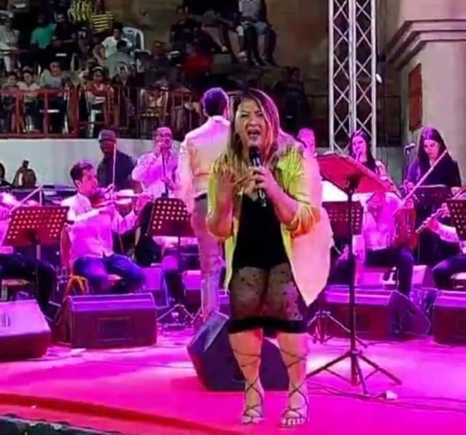أمينة فاخت