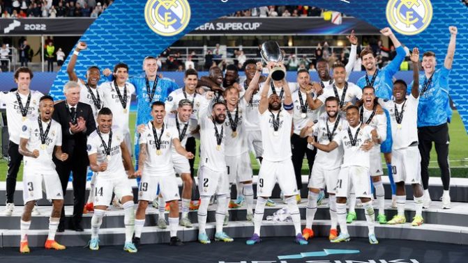 ريال مدريد بطلاً لكأس السوبر الأوروبي للمرة ال5 في تاريخه (فيديو) ريال مدريد يتوج بلقب كأس السوبر الأوروبي 2022 watanserb.com