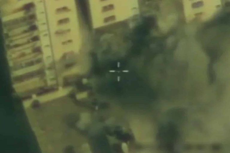 فيديوهات صادمة.. لحظة اغتيال طائرات الاحتلال لقيادات سرايا القدس في قطاع غزة اغتيال قيادات سرايا القدس watanserb.com