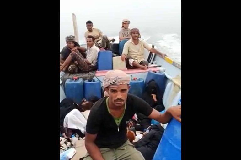 كانوا يقصدون سلطنة عمان.. السعودية تمنع جرحى من عبور أراضيها إلى اليمن(شاهد) السعودية تمنع جرحى watanserb.com