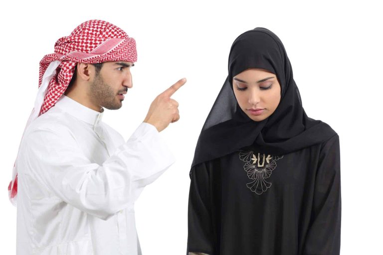 واقعة نادرة في قطر وهذا ما كشفته قطرية وهي تبكي بحرقة (فيديو) حرمان قطرية من الانتفاع بمسكن watanserb.com