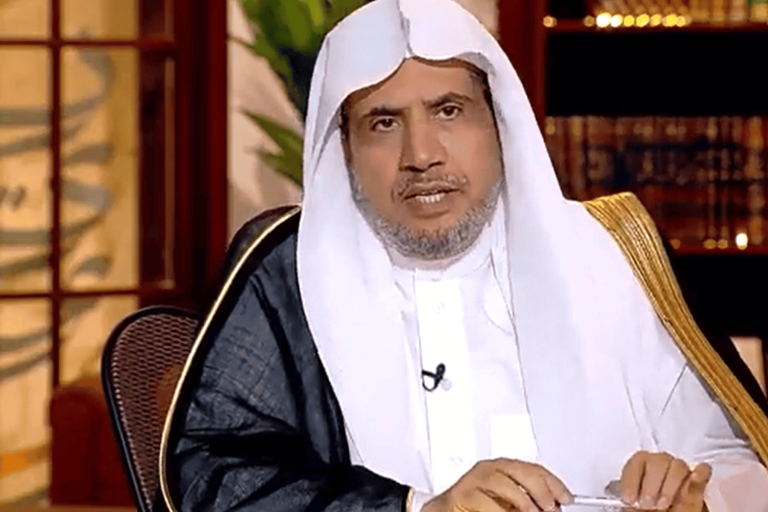 هكذا برّر محمد العيسى صُورَه المثيرة مع سيدات (فيديو) محمد العيسى والشخصيات النسائية watanserb.com
