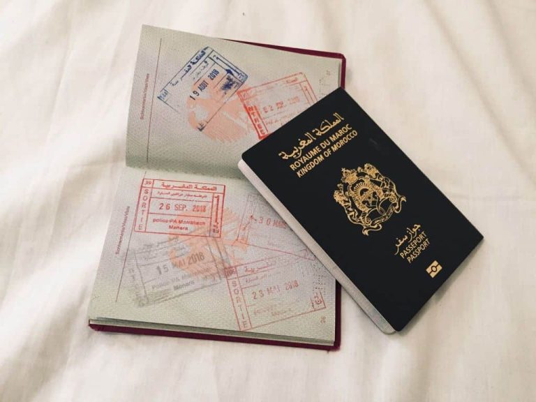 المغاربة غاضبون من القيود "المهينة" على التأشيرات الفرنسية watanserb.com