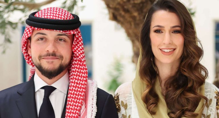 لماذا وصف بيان الخطوبة رجوة خالد “بالآنسة” وسبب عدم حضور أي شخصية من آل سعود؟ لماذا وصف بيان الخطوبة رجوة خالد “بالآنسة" وسبب عدم حضور أي شخصية من آل سعود؟ watanserb.com