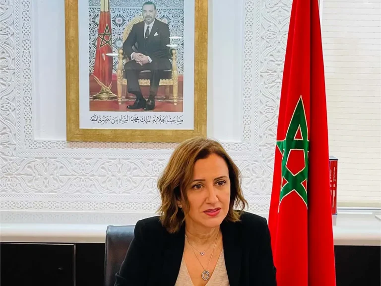 وزيرة السياحة المغربية تقضي عطلتها في تنزانيا.. صورة فضحتها وموجة غضب ضدها فاطمة الزهراء عمور watanserb.com