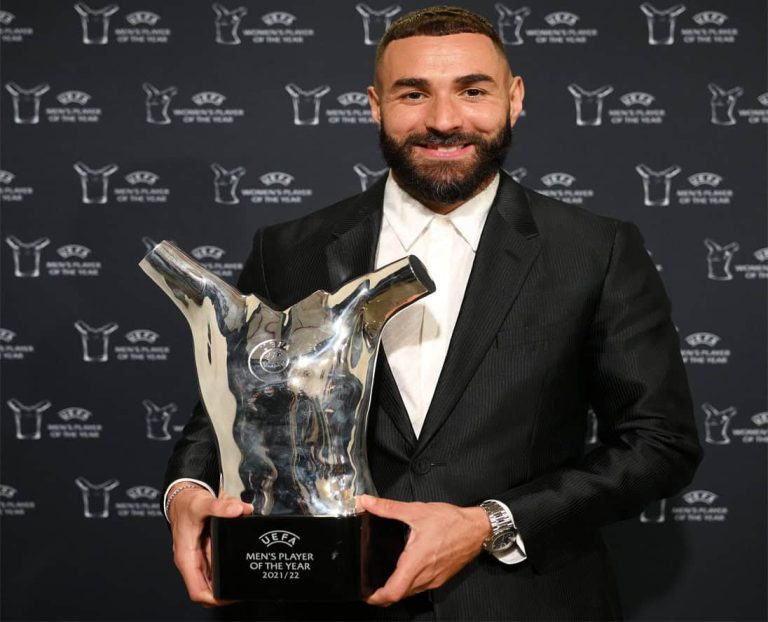 الأسطورة كريم بنزيما أفضل لاعب في أوروبا لعام 2022 (صور) بنزيما لاعب ريال مدريد يتوج بجائزة أفضل لاعب في أوروبا 2022 watanserb.com