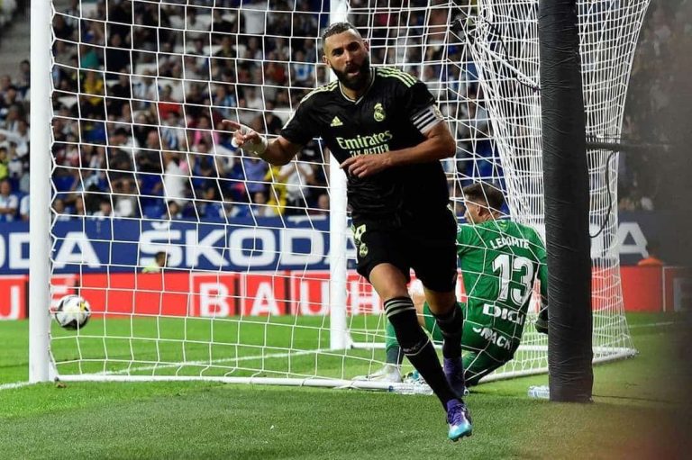 كريم بنزيما يسجّل هدفاً على الطاير بصناعة برازيلية (شاهد) كريم بنزيما لاعب ريال مدريد watanserb.com