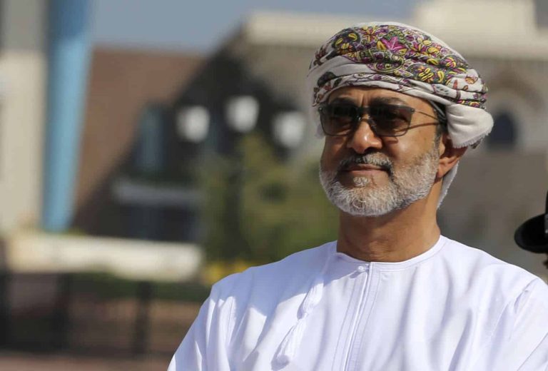 مشاهير سعوديون أمام قصر هيثم بن طارق.. شاهد ما فعلوه! هيثم بن طارق watanserb.com