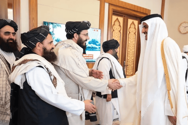 النفوذ الإماراتي في أفغانستان.. مزاحمة لقطر وغسيل أموال وتنازُل عن “دم السفير” نفوذ قطر والإمارات في أفغانستان watanserb.com