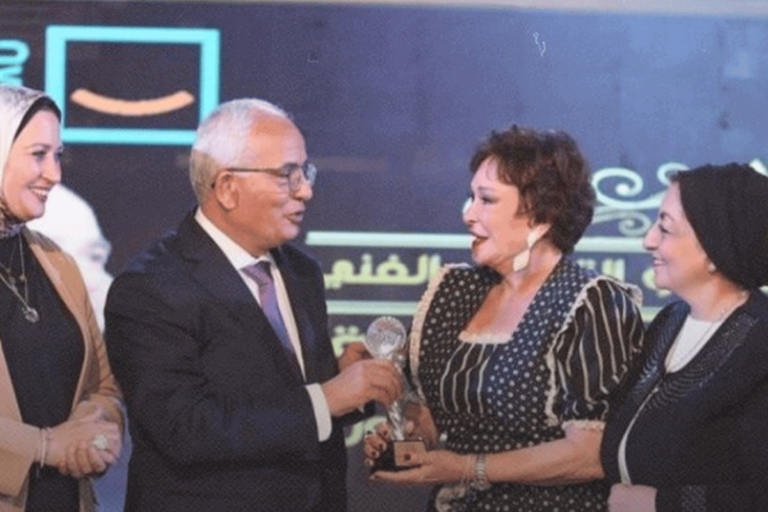 لبلبة ووزير التعليم المصري watanserb.com