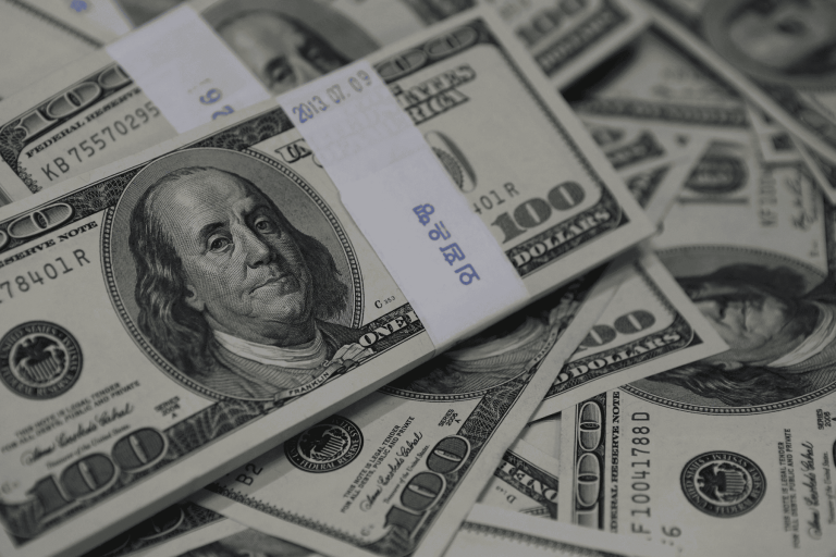 100 مليون دولار على الكويتين watanserb.com