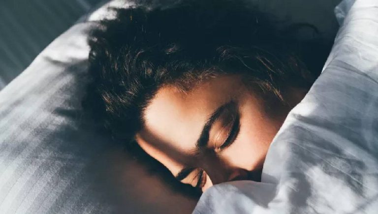 اتبع القواعد الأساسية للنوم جيّدًا watanserb.com