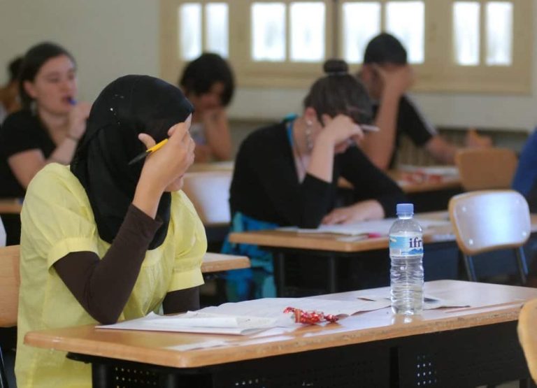 “طالب غني أم فقير؟”.. استمارة مدرسية تفجر غضب الجزائريين (شاهد) استمارة ثانوية بومرداس watanserb.com