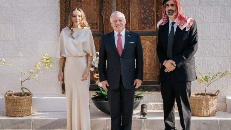 سعر فستان زفاف الأميرة مريم البلغارية والأمير غازي صادم! (شاهد) watanserb.com