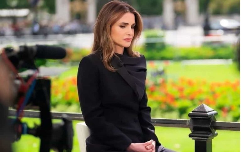الملكة رانيا تتصدى لمذيعة تحدثت عن بذخ جنازة إليزابيث الثانية وتدافع عن العائلة المالكة جنازة الملكة إليزابيث الثانية watanserb.com
