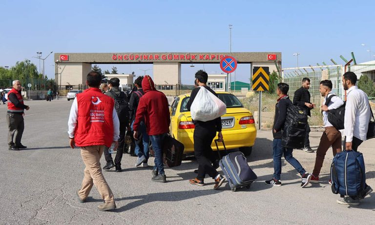ترحيل مهاجرين مغاربة watanserb.com
