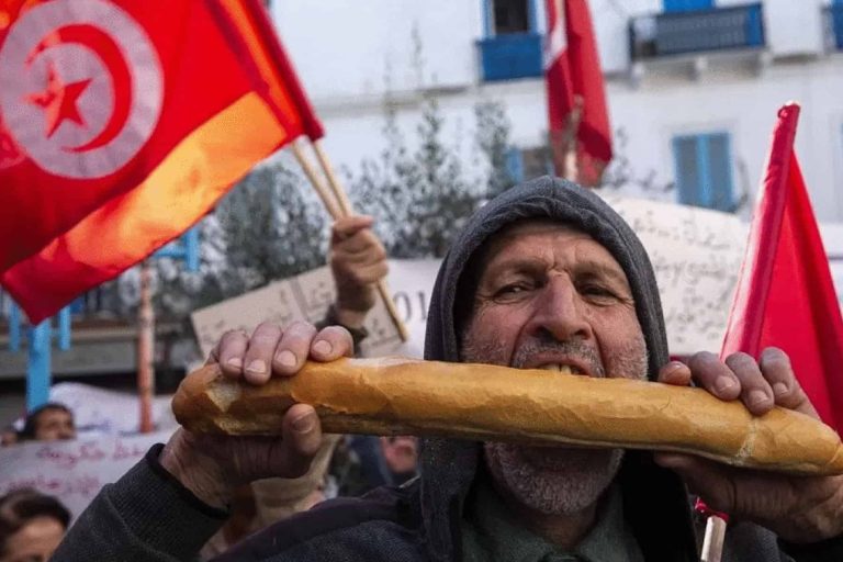 تونس الخضراء على أبواب “ثورة جياع” ثورة جياع في تونس watanserb.com