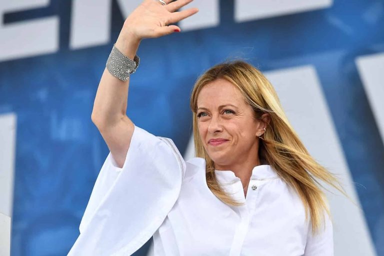 ابنة موسوليني.. الجانب الخفي لجورجيا ميلوني أول رئيسة وزراء لإيطاليا جورجيا ميلوني watanserb.com