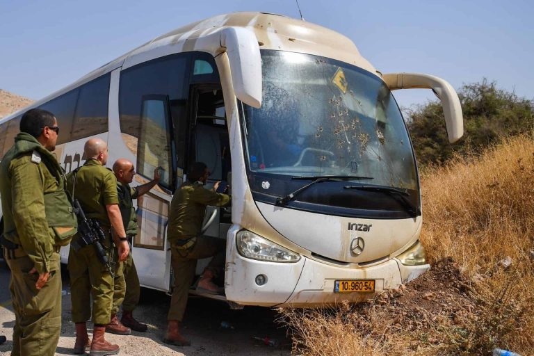 عملية الأغوار.. جنود الاحتلال يبكون وكادوا يتبولون على أنفسهم من الرعب عملية الأغوار watanserb.com