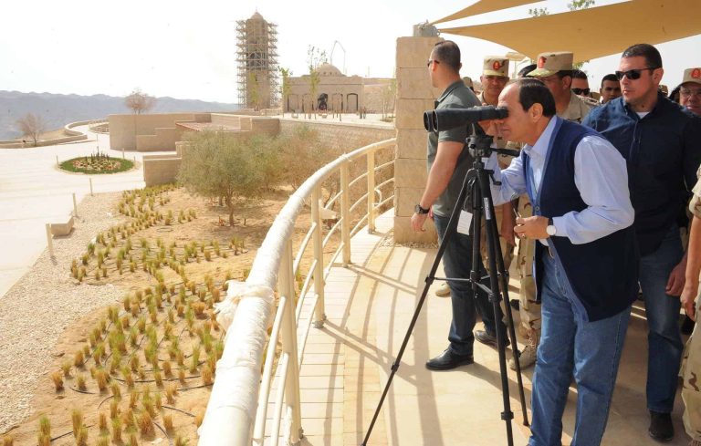 العاصمة الإدارية.. هنا يدفن السيسي أموال المصريين ويطالبهم بالتقشف العاصمة الإدارية الجديدة watanserb.com