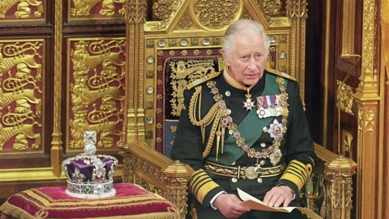 نوستراداموس في تنبؤ لا يصدق بشأن الملك تشارلز الثالث! نوستراداموس يتوقع أن الملك تشارلز الثالث قد يتنازل عن العرش watanserb.com