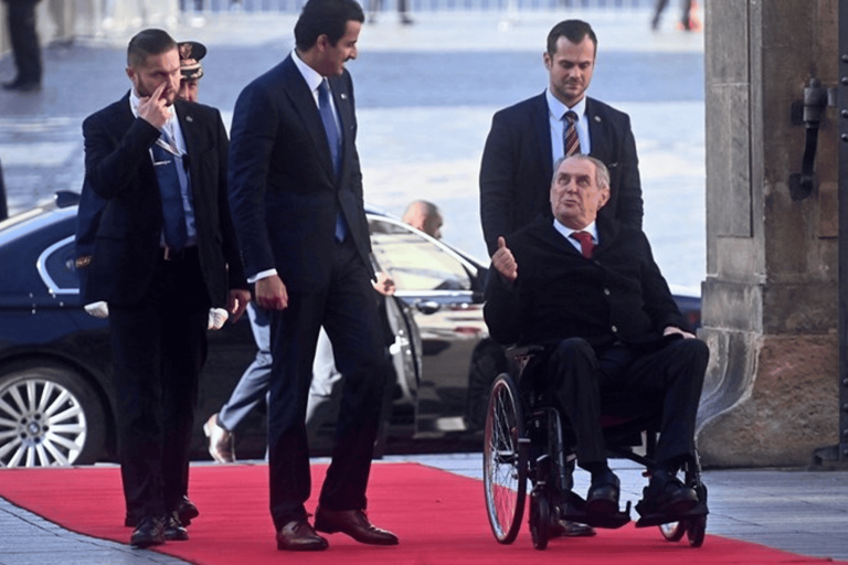 أمير قطر يشارك القمة الاوروبية watanserb.com
