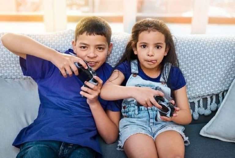 دراسة: ألعاب الفيديو تحسّن من الأداء المعرفي للأطفال وتنمّي ذاكرتهم ألعاب الفيديو تحسن من الأداء المعرفي للأطفال watanserb.com