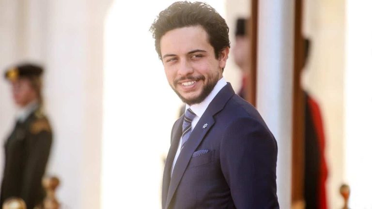 قبل توجهه إلى سلطنة عمان.. هذا ما قام به الأمير الحسين وأثار إعجاب الأردنيين(شاهد) الحسين بن عبدالله watanserb.com