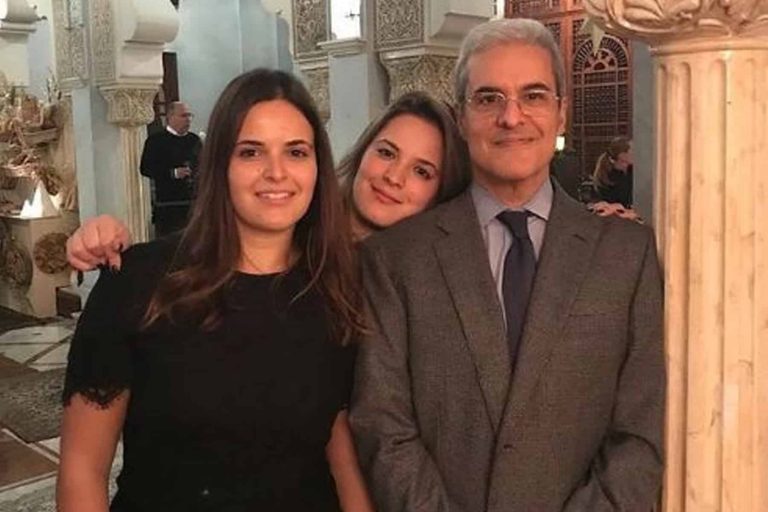 يغني ويرقص.. ظهور جديد للأمير هشام العلوي ابن عم محمد السادس الأمير هشام العلوي watanserb.com