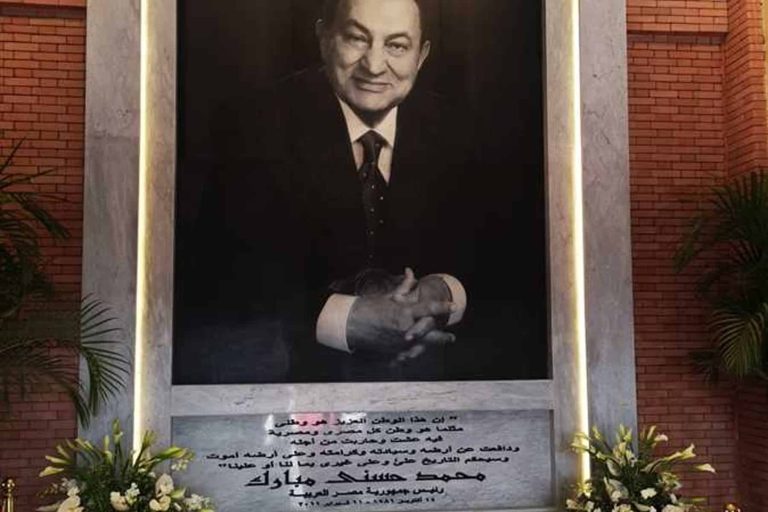 قبر حسني مبارك watanserb.com