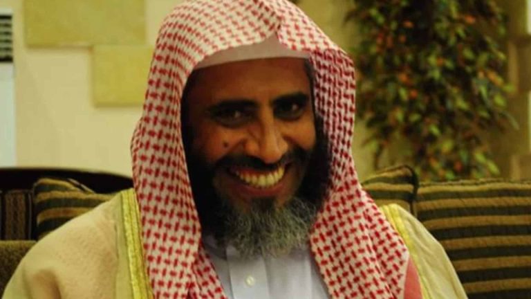 مشاهد من داخل محاكمات عوض القرني وسلمان العودة ومعتقلي الرأي تقارير تحدثت عن إصدار حكم بالإعدام على الداعية عوض القرني watanserb.com