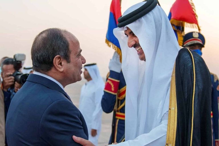 شروط قطر للاستثمار في مصر لضمان أموالها وتحصينها ضد النزاعات السيسي و أمير قطر watanserb.com