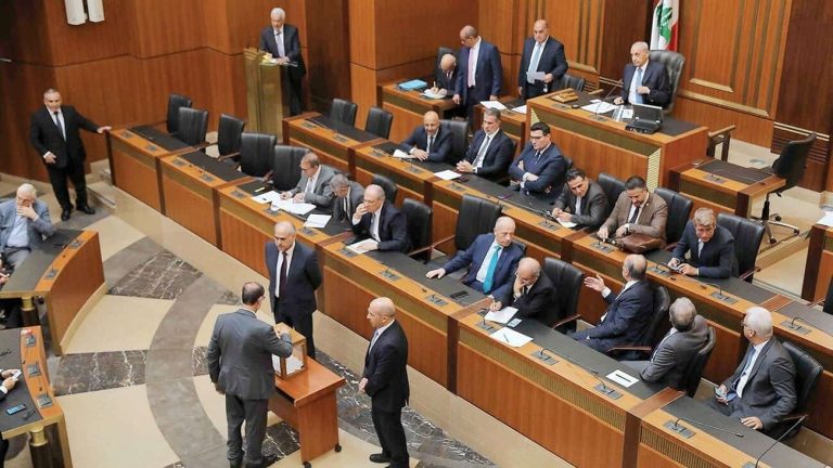 برلمان لبنان يخفق في انتخاب رئيس للجمهورية.. ونائب يسخر: نريد حق البنزين فشل انتخاب رئيس للجمهورية اللبنانية watanserb.com