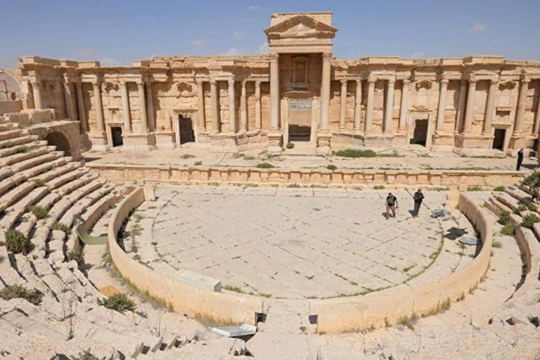 مسرح تدمر الأثري watanserb.com