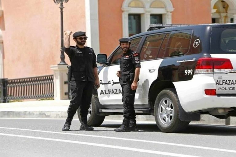 الشرطة القطرية تمنع مشجعا إسرائيليا من حمل علم دولة الاحتلال (شاهد) الشرطة القطرية watanserb.com