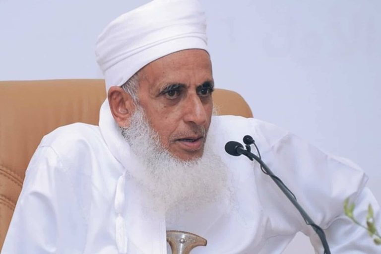 مفتي عمان بعد ما شاهده في قطر: “الأمة لا تزال بخير” أحمد بن حمد الخليلي watanserb.com